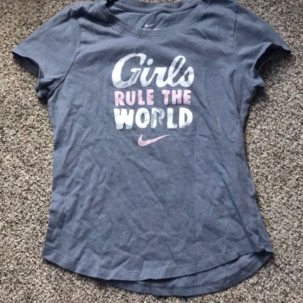 Nike short sleeve shirt.